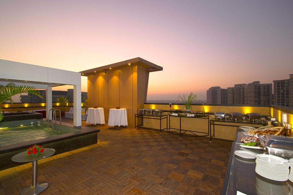 Lemon Tree Premier, Malad, Mumbai Otel Dış mekan fotoğraf